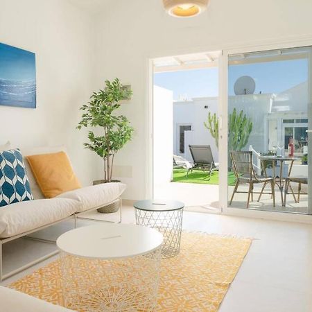 Luxurious Bungalow A2 In A Quiet Complex With Pool 100M From The Sea Charco del Palo Exteriör bild