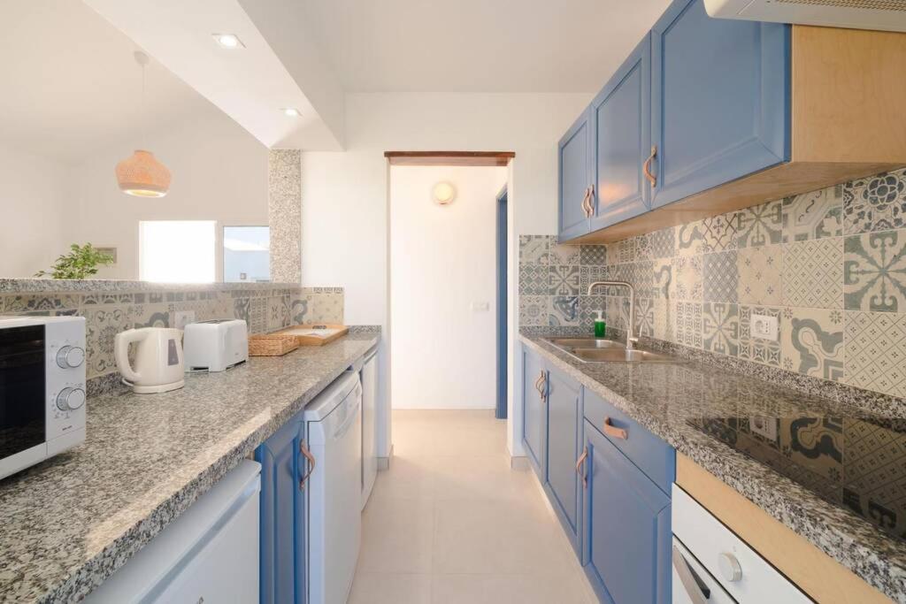 Luxurious Bungalow A2 In A Quiet Complex With Pool 100M From The Sea Charco del Palo Exteriör bild