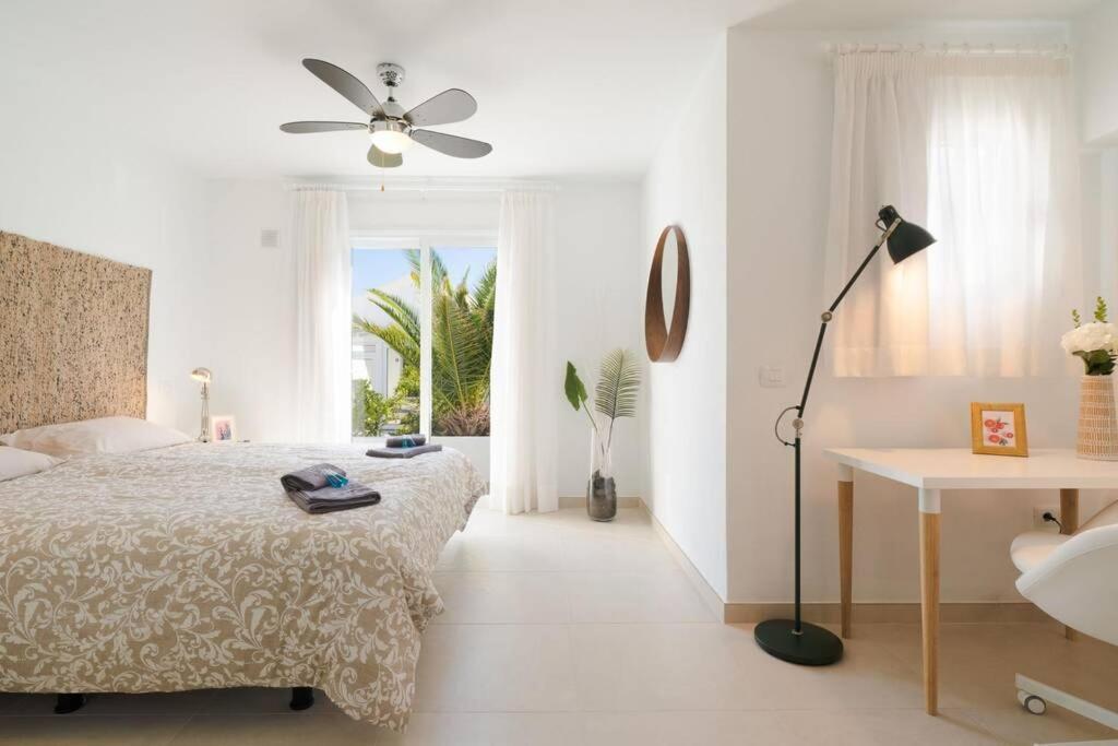 Luxurious Bungalow A2 In A Quiet Complex With Pool 100M From The Sea Charco del Palo Exteriör bild