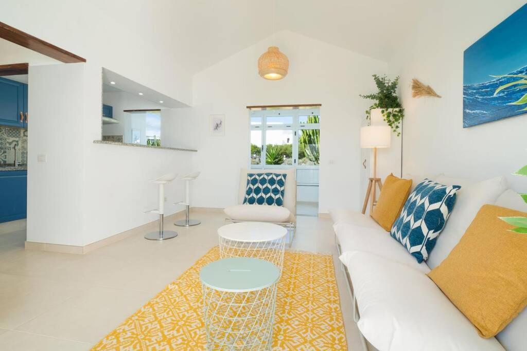 Luxurious Bungalow A2 In A Quiet Complex With Pool 100M From The Sea Charco del Palo Exteriör bild