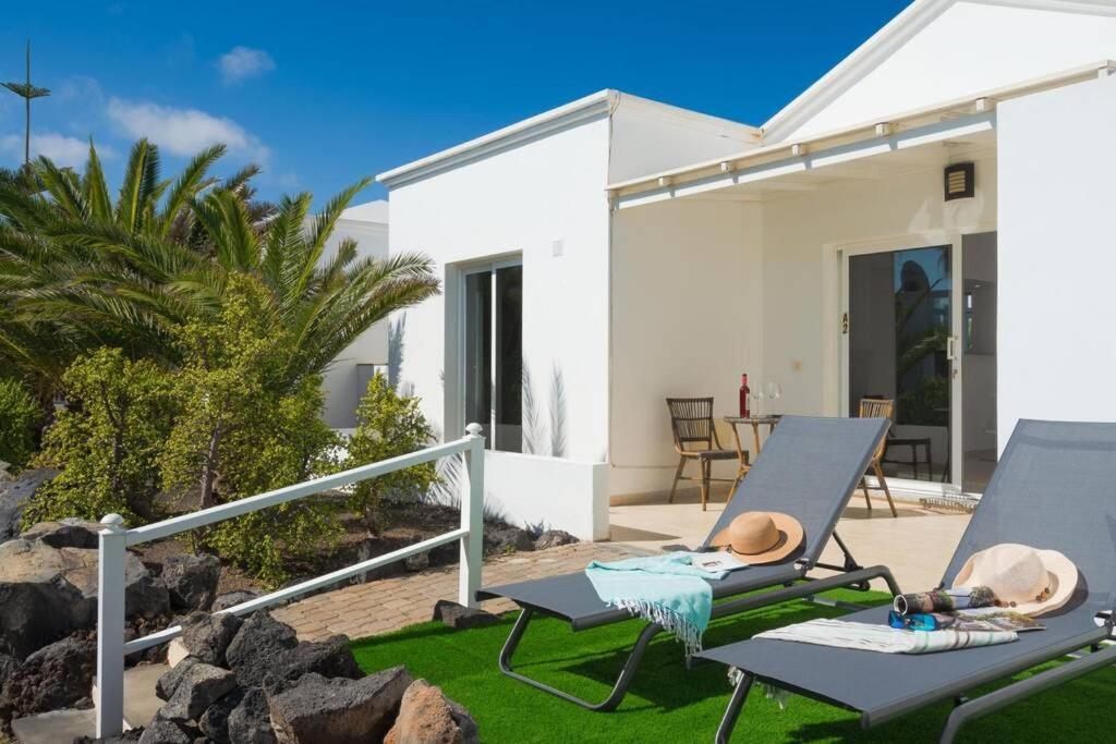 Luxurious Bungalow A2 In A Quiet Complex With Pool 100M From The Sea Charco del Palo Exteriör bild